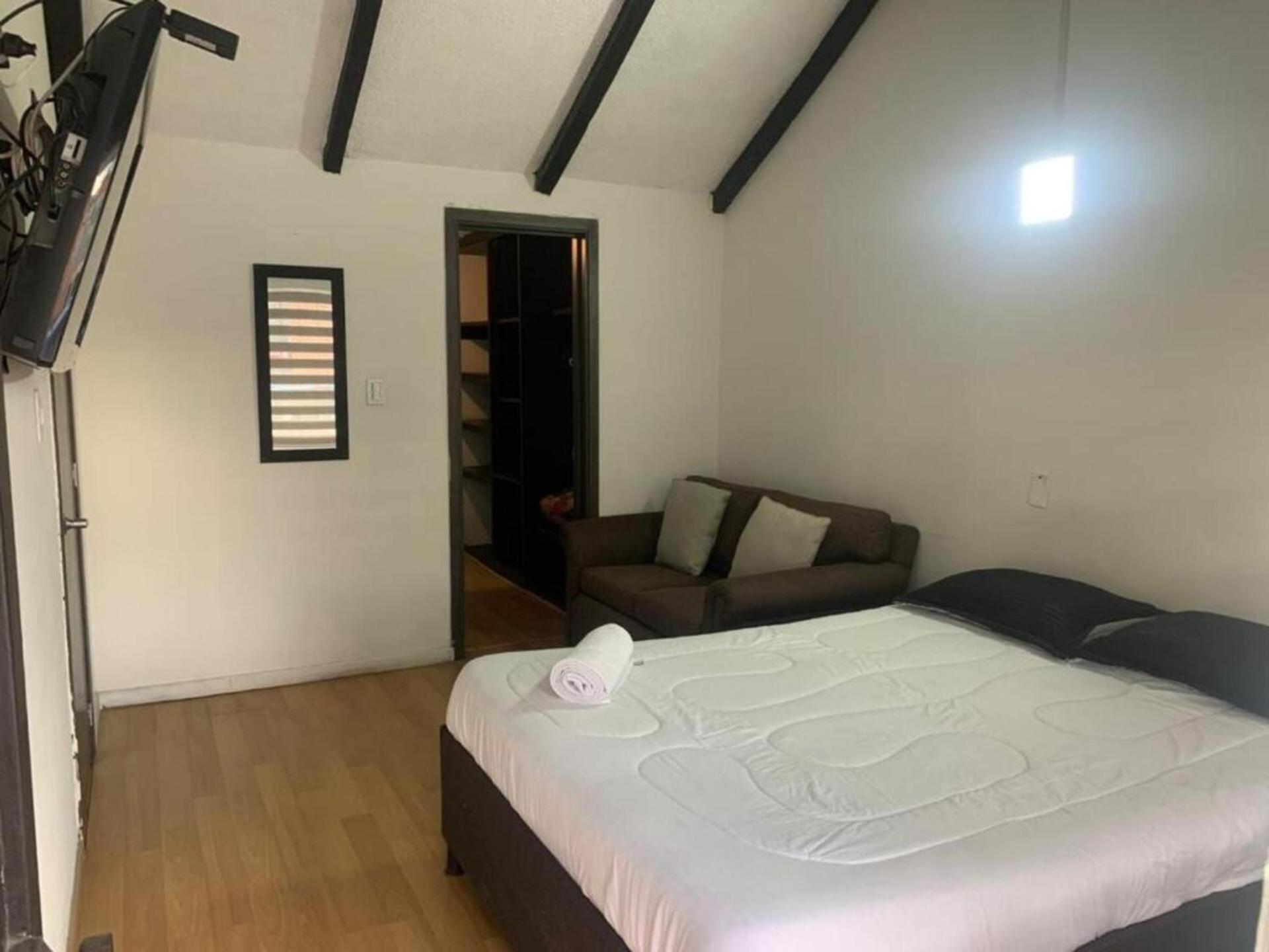 Casa Colonial La Esperanza, Cerca Al Aeropuerto El Dorado- Familiar * Bogotá