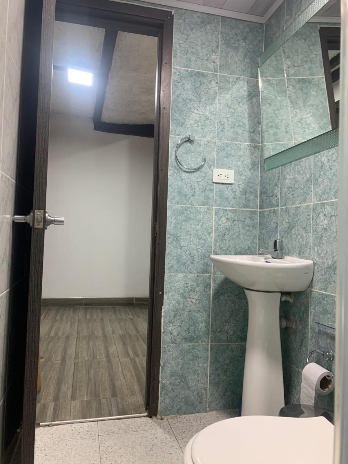 Casa Colonial La Esperanza, Cerca Al Aeropuerto El Dorado- Familiar Bogotá